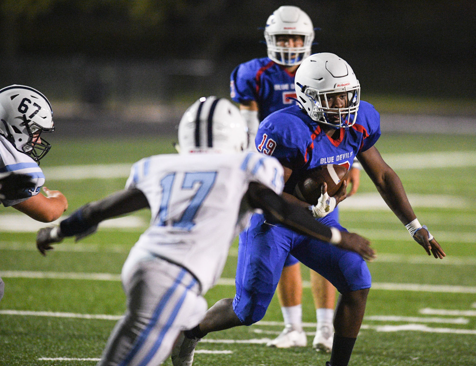 090921-qc-spt-central-football-019